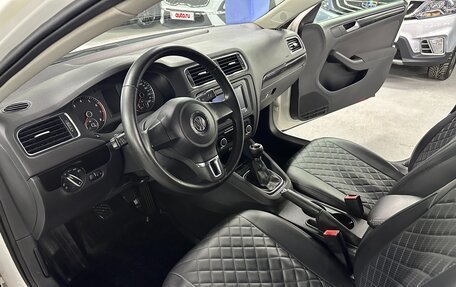 Volkswagen Jetta VI, 2011 год, 825 000 рублей, 10 фотография