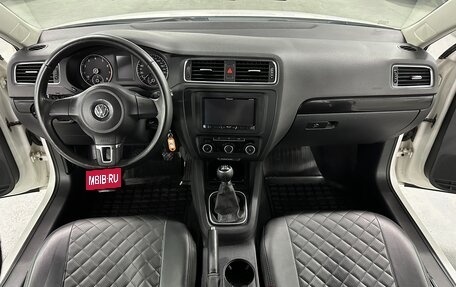 Volkswagen Jetta VI, 2011 год, 825 000 рублей, 13 фотография