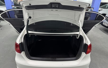 Volkswagen Jetta VI, 2011 год, 825 000 рублей, 20 фотография