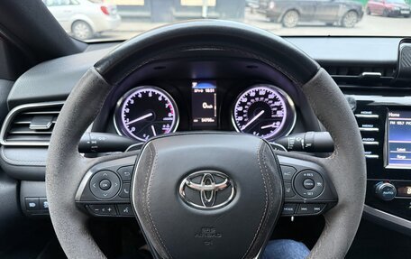 Toyota Camry, 2018 год, 2 590 000 рублей, 10 фотография