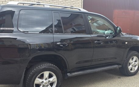 Toyota Land Cruiser 200, 2011 год, 2 700 000 рублей, 3 фотография