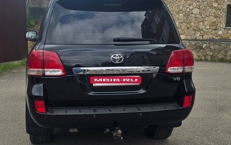 Toyota Land Cruiser 200, 2011 год, 2 700 000 рублей, 4 фотография