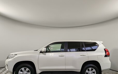 Toyota Land Cruiser Prado 150 рестайлинг 2, 2020 год, 4 199 000 рублей, 8 фотография
