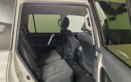 Toyota Land Cruiser Prado 150 рестайлинг 2, 2020 год, 4 199 000 рублей, 18 фотография