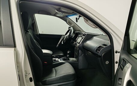 Toyota Land Cruiser Prado 150 рестайлинг 2, 2020 год, 4 199 000 рублей, 19 фотография