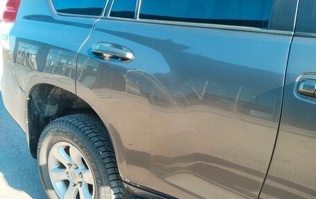 Toyota Land Cruiser Prado 150 рестайлинг 2, 2009 год, 1 900 000 рублей, 13 фотография