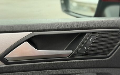 Volkswagen Tiguan II, 2018 год, 1 950 000 рублей, 10 фотография