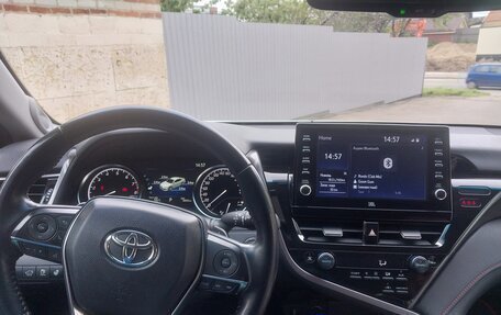 Toyota Camry, 2022 год, 4 300 000 рублей, 6 фотография