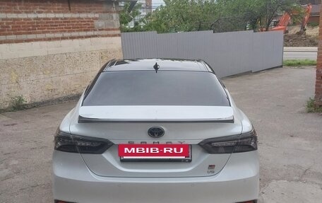 Toyota Camry, 2022 год, 4 300 000 рублей, 4 фотография