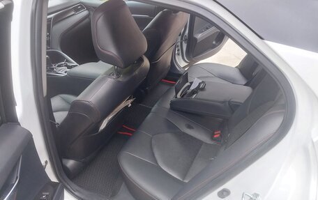 Toyota Camry, 2022 год, 4 300 000 рублей, 10 фотография