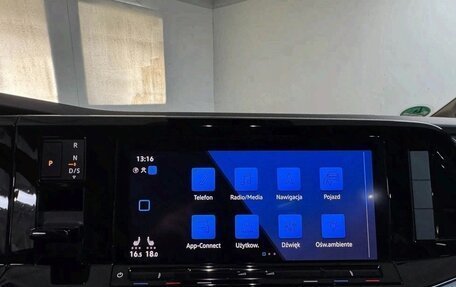 Volkswagen Multivan, 2024 год, 5 893 000 рублей, 22 фотография