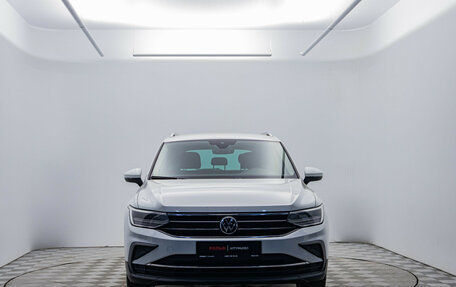 Volkswagen Tiguan II, 2020 год, 2 620 000 рублей, 2 фотография