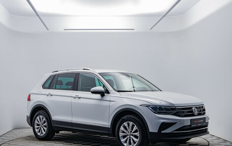 Volkswagen Tiguan II, 2020 год, 2 620 000 рублей, 3 фотография
