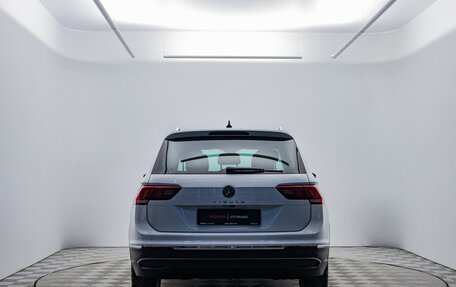 Volkswagen Tiguan II, 2020 год, 2 620 000 рублей, 6 фотография