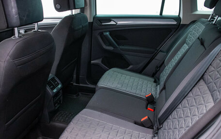 Volkswagen Tiguan II, 2020 год, 2 620 000 рублей, 11 фотография