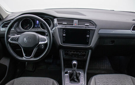 Volkswagen Tiguan II, 2020 год, 2 620 000 рублей, 13 фотография