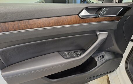 Volkswagen Passat B8 рестайлинг, 2017 год, 2 200 000 рублей, 17 фотография