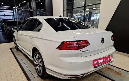 Volkswagen Passat B8 рестайлинг, 2017 год, 2 200 000 рублей, 4 фотография