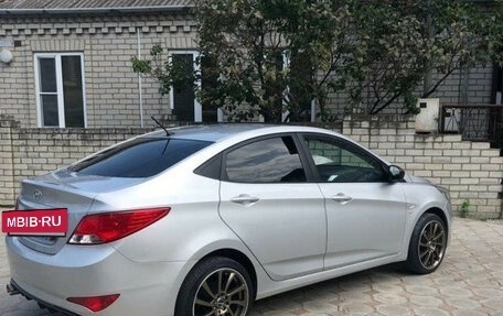 Hyundai Solaris II рестайлинг, 2016 год, 600 000 рублей, 2 фотография