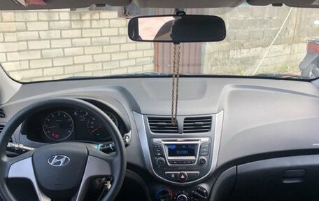 Hyundai Solaris II рестайлинг, 2016 год, 600 000 рублей, 5 фотография