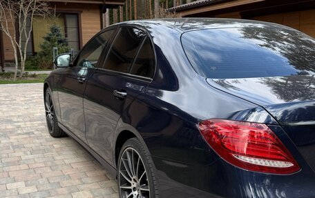 Mercedes-Benz E-Класс, 2019 год, 4 000 000 рублей, 8 фотография