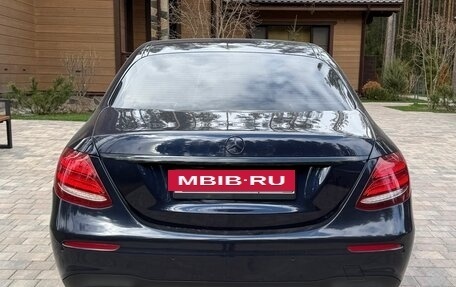 Mercedes-Benz E-Класс, 2019 год, 4 000 000 рублей, 9 фотография