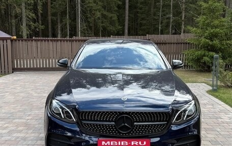 Mercedes-Benz E-Класс, 2019 год, 4 000 000 рублей, 2 фотография