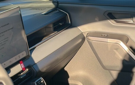 Toyota RAV4, 2025 год, 4 690 000 рублей, 19 фотография