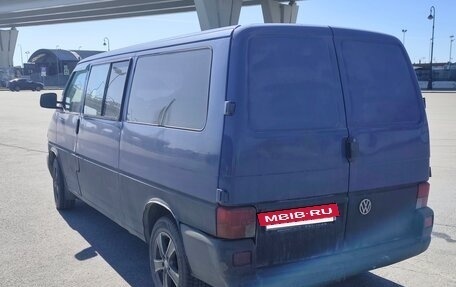 Volkswagen Transporter T4, 2002 год, 820 000 рублей, 4 фотография