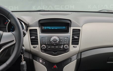 Chevrolet Cruze II, 2010 год, 670 000 рублей, 10 фотография