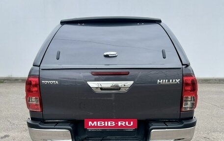 Toyota Hilux VIII, 2019 год, 3 150 000 рублей, 6 фотография