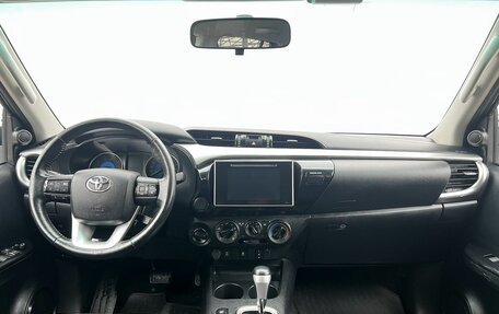 Toyota Hilux VIII, 2019 год, 3 150 000 рублей, 15 фотография