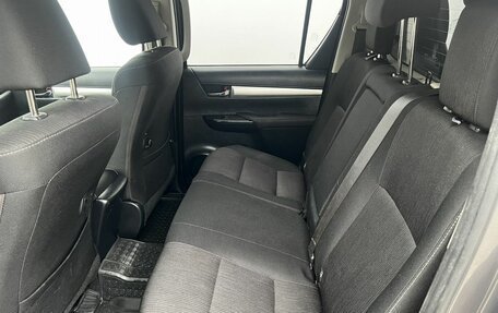 Toyota Hilux VIII, 2019 год, 3 150 000 рублей, 23 фотография