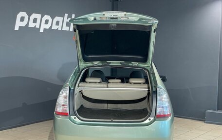 Toyota Prius, 2005 год, 550 000 рублей, 5 фотография