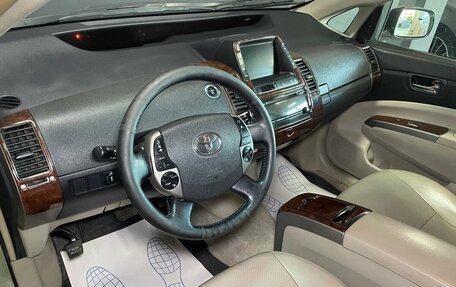 Toyota Prius, 2005 год, 550 000 рублей, 6 фотография