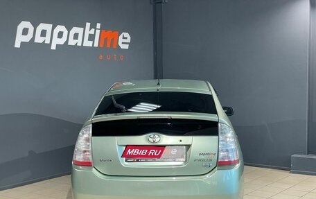 Toyota Prius, 2005 год, 550 000 рублей, 4 фотография