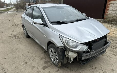 Hyundai Solaris II рестайлинг, 2013 год, 265 000 рублей, 3 фотография
