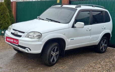 Chevrolet Niva I рестайлинг, 2010 год, 520 000 рублей, 4 фотография
