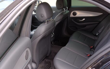 Mercedes-Benz E-Класс, 2020 год, 3 300 000 рублей, 13 фотография