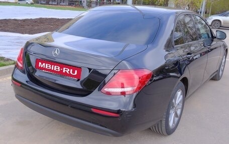 Mercedes-Benz E-Класс, 2020 год, 3 300 000 рублей, 9 фотография