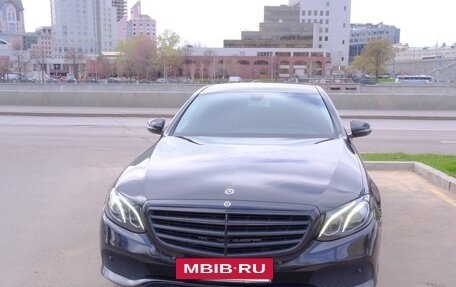 Mercedes-Benz E-Класс, 2020 год, 3 300 000 рублей, 14 фотография