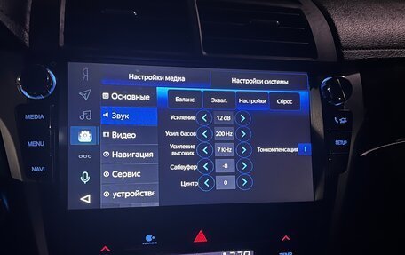 Toyota Camry, 2017 год, 1 800 000 рублей, 8 фотография