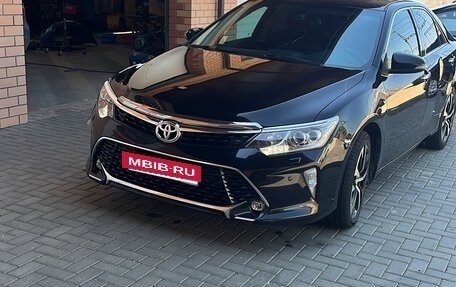 Toyota Camry, 2017 год, 1 800 000 рублей, 4 фотография