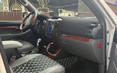 Toyota Land Cruiser Prado 120 рестайлинг, 2006 год, 2 500 000 рублей, 7 фотография