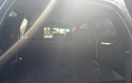 Toyota Land Cruiser Prado 120 рестайлинг, 2006 год, 2 500 000 рублей, 12 фотография