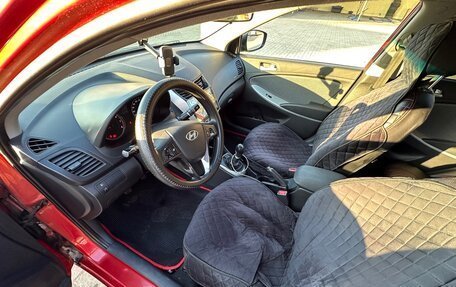 Hyundai Solaris II рестайлинг, 2011 год, 630 000 рублей, 5 фотография