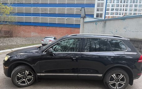 Volkswagen Touareg III, 2011 год, 2 200 000 рублей, 2 фотография