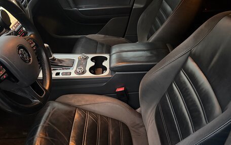 Volkswagen Touareg III, 2011 год, 2 200 000 рублей, 13 фотография