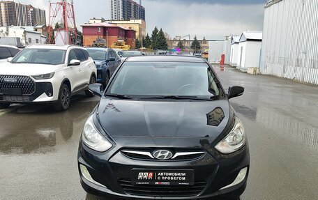 Hyundai Solaris II рестайлинг, 2012 год, 561 000 рублей, 2 фотография