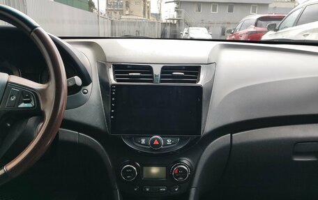 Hyundai Solaris II рестайлинг, 2012 год, 561 000 рублей, 13 фотография